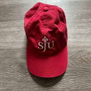 Maroon sju